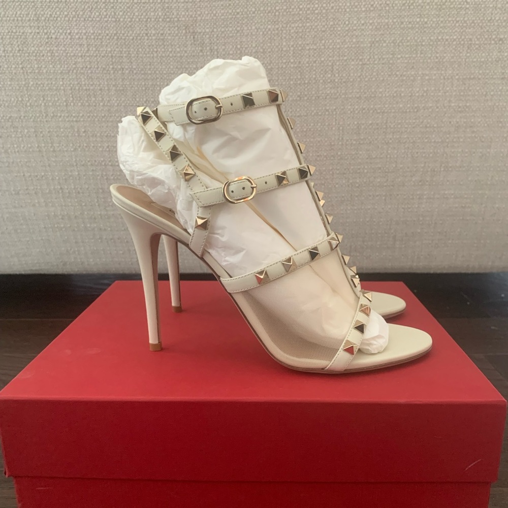 *Brand New* VALENTINO heels! Never worn!